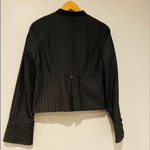 Tabitha Peplum Pinstripe Short Blazer Size Large - Picture 2 of 5